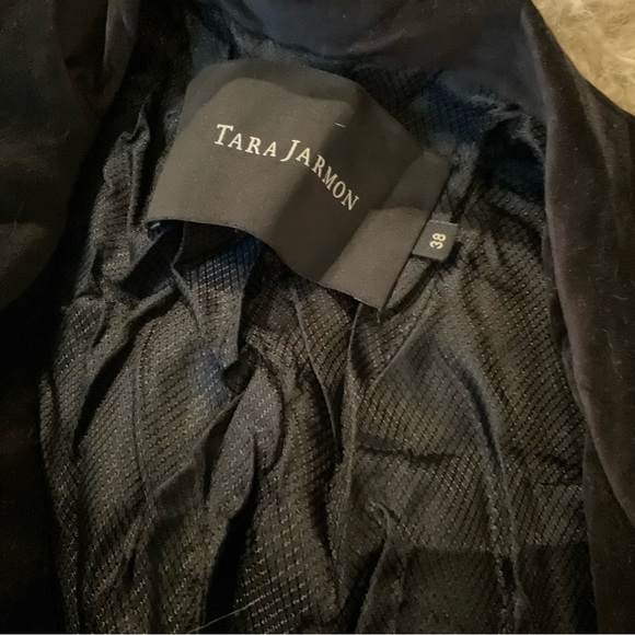 “TAMARA JARMON” DESIGNER Midnight Blue Velvet Blazer. - Picture 4 of 13